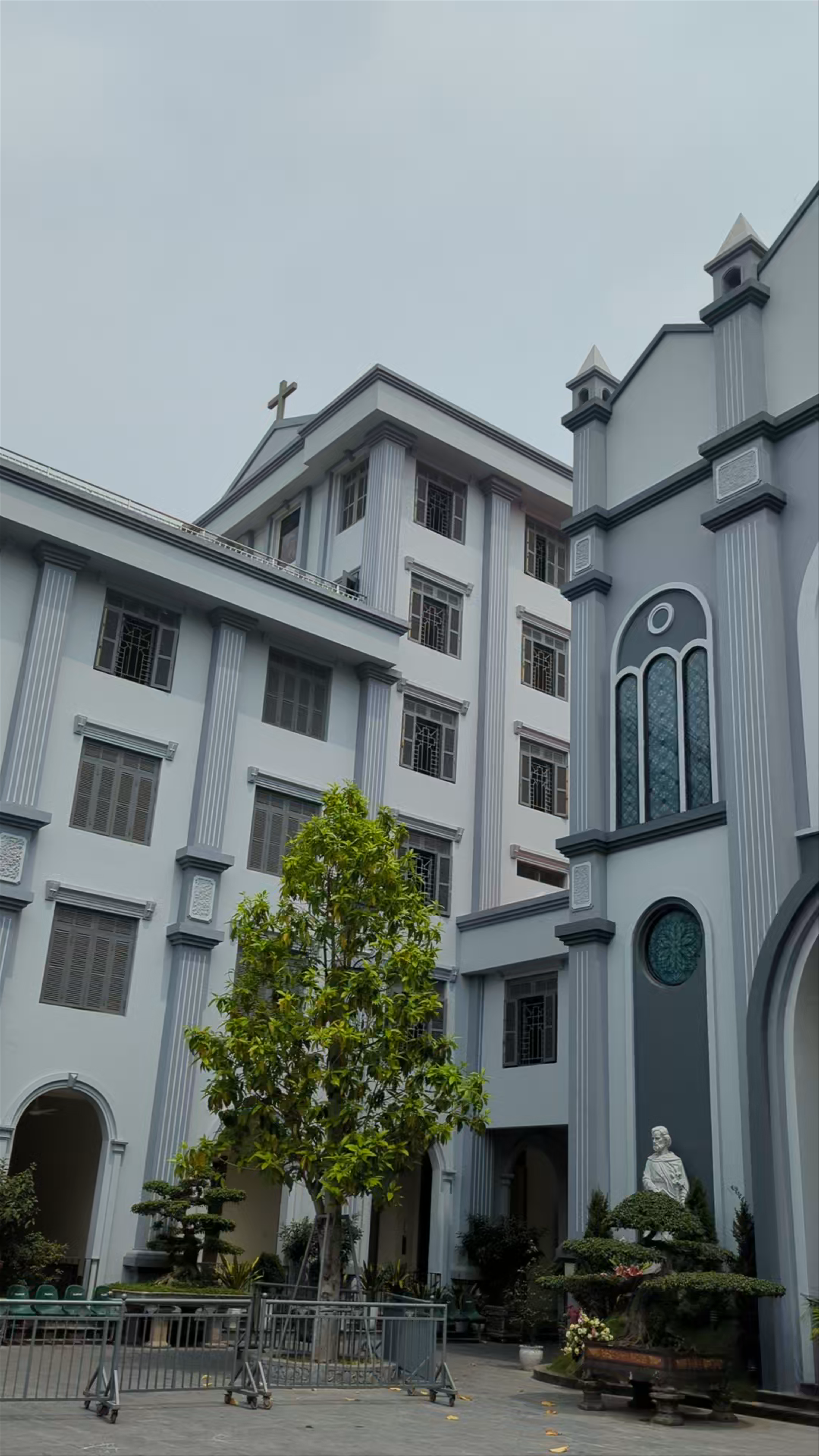 Tranquil Moments at Dòng Mến Thánh Giá Hà Nội, Hanoi