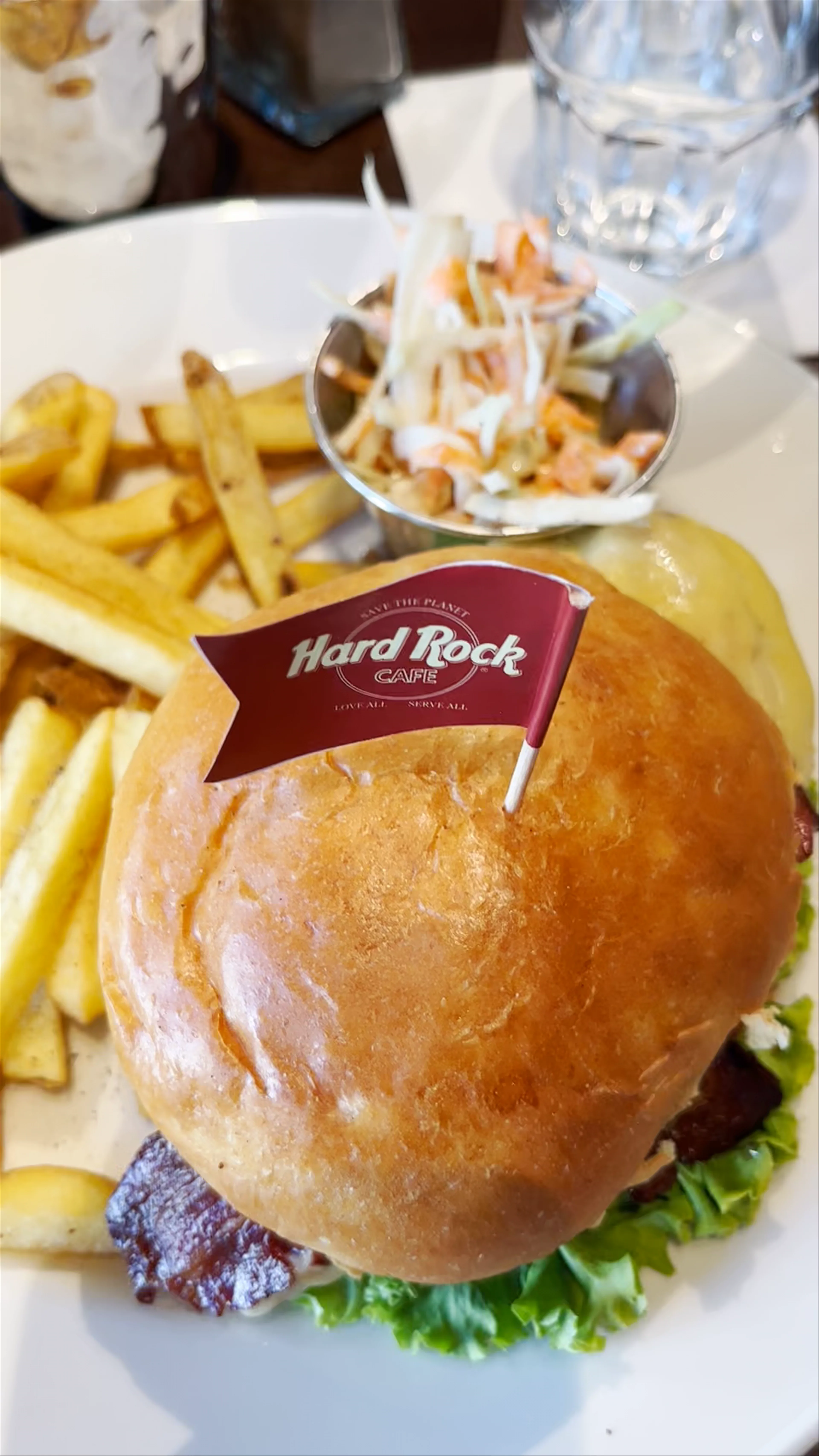 Hard Rock Cafe, Via Dante