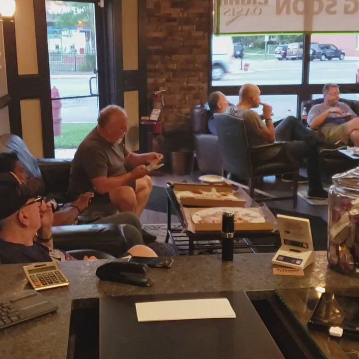 Cigar Oasis - Cigar Oasis OP - Cigar Bars Near Me - Oak Park, Illinois