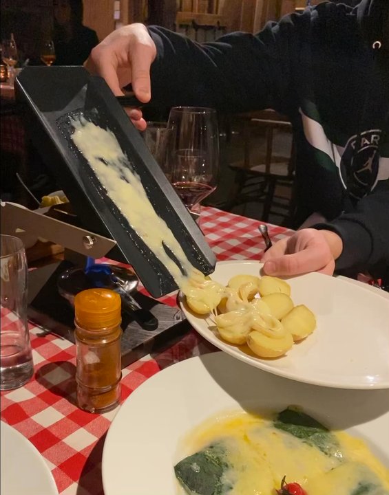 Restaurant Heid-Stübli - Raclette garlic - Swiss Food Near Me - Lenzerheide, GR
