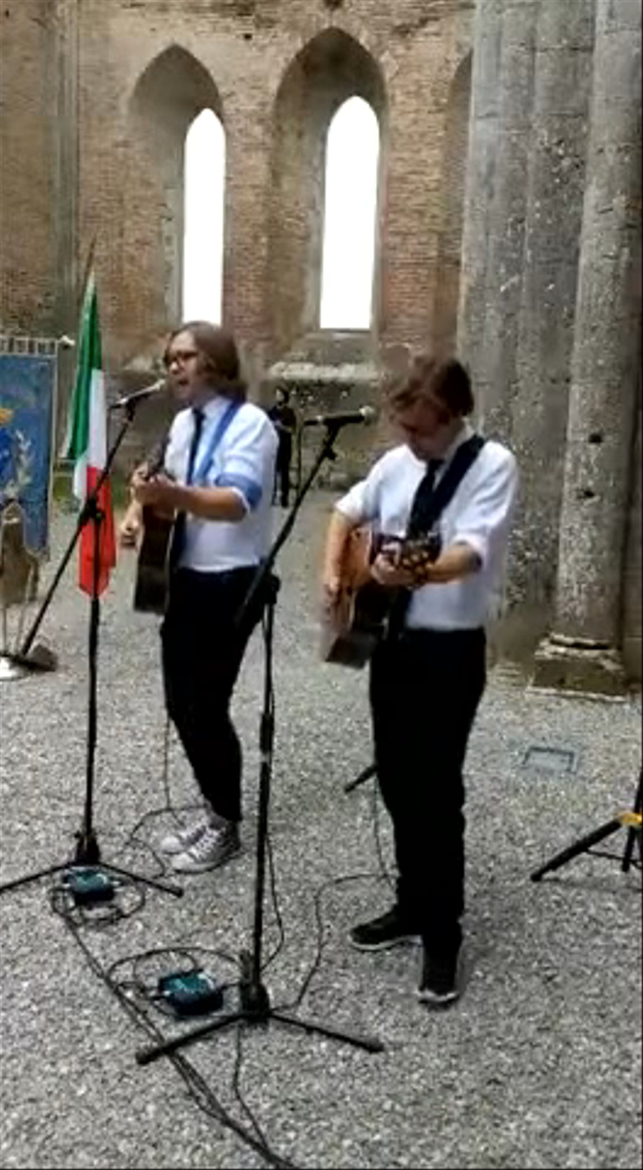 Up The Ante - Tiger Mountain Peasant Song @ Tuscany Wedding - video
