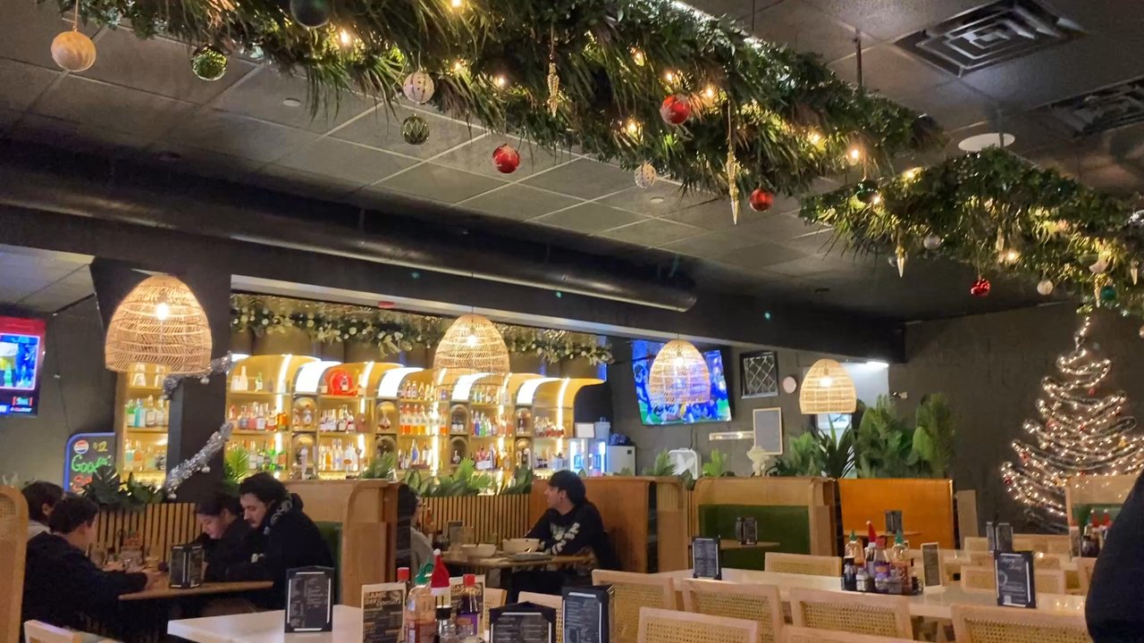 Basil Bistro - Interior - Vietnamese Near Me - Lynnwood, Washington