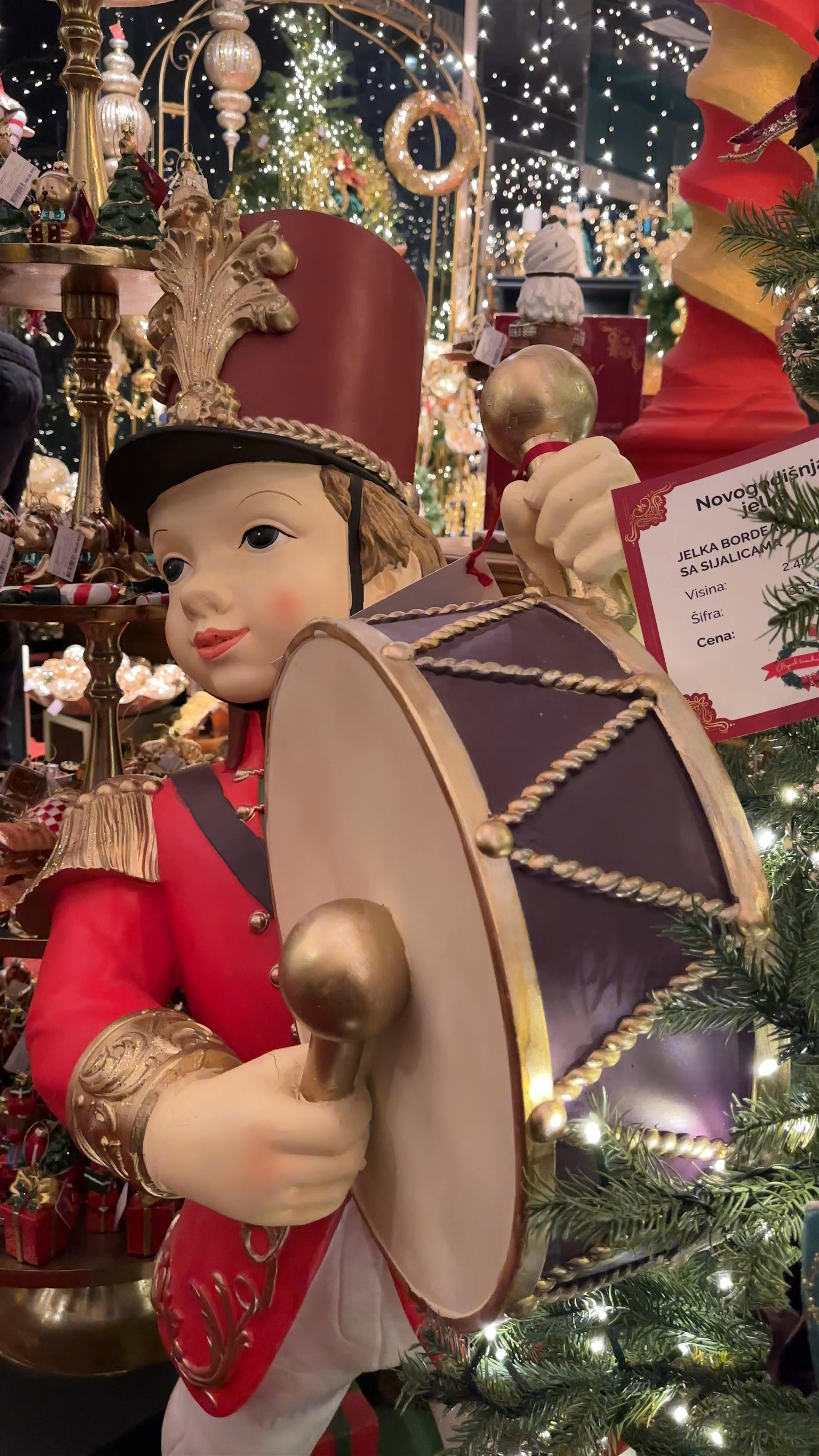 Vukov Božićni kutak