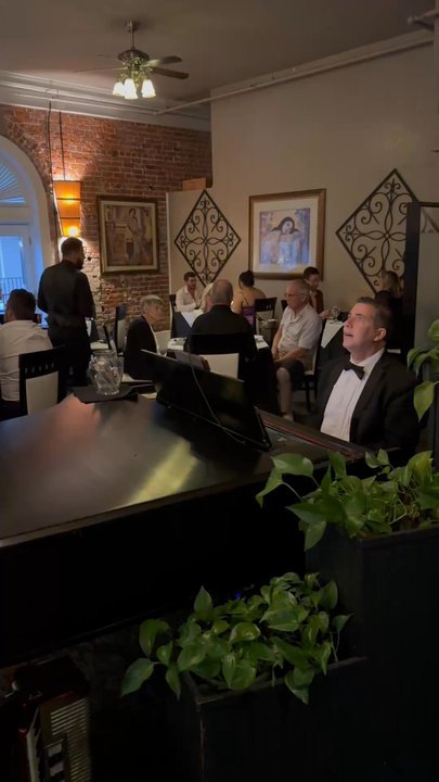 Arabellas - Piano Man playing requested songs! - Italian Near Me - Winter Haven, Florida