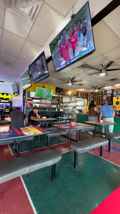BJ's Pizzeria - So many TV's! Perfect to watch all the games and enjoy a nice cold beer! You can't miss any of the action with 13 screens surrounding you! - Pizza Near Me - Montebello, California