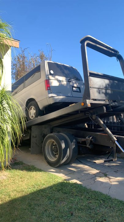 CarBrain - Car getting picked up - Used Car Dealers Near Me - Miami Lakes, Florida