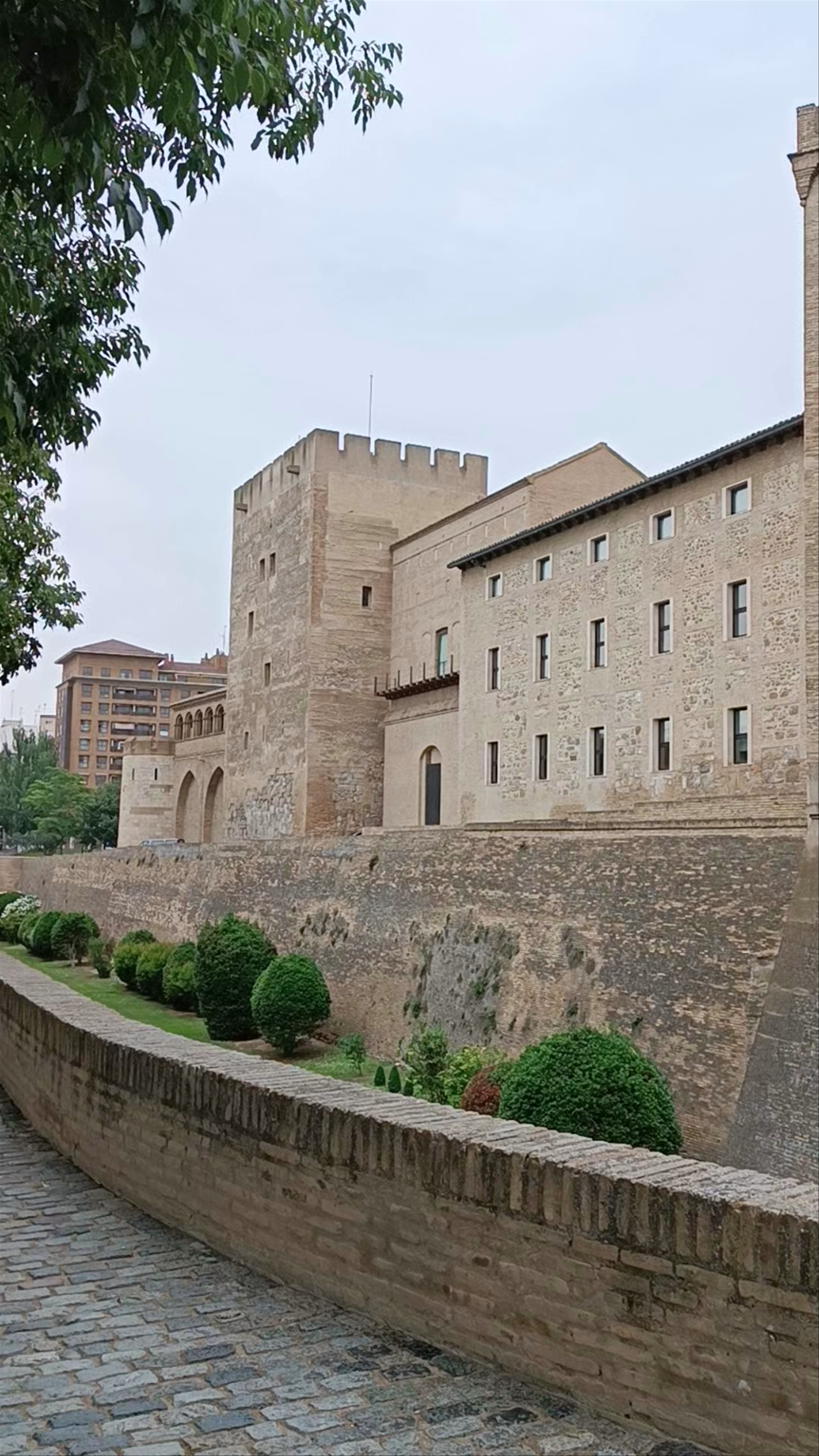 Historic Cortes de Aragón and Riverside Walk in Zaragoza, Spain