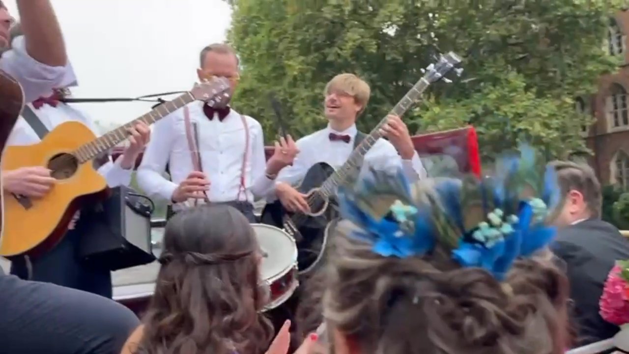 The Ferrymen - London Bus - video
