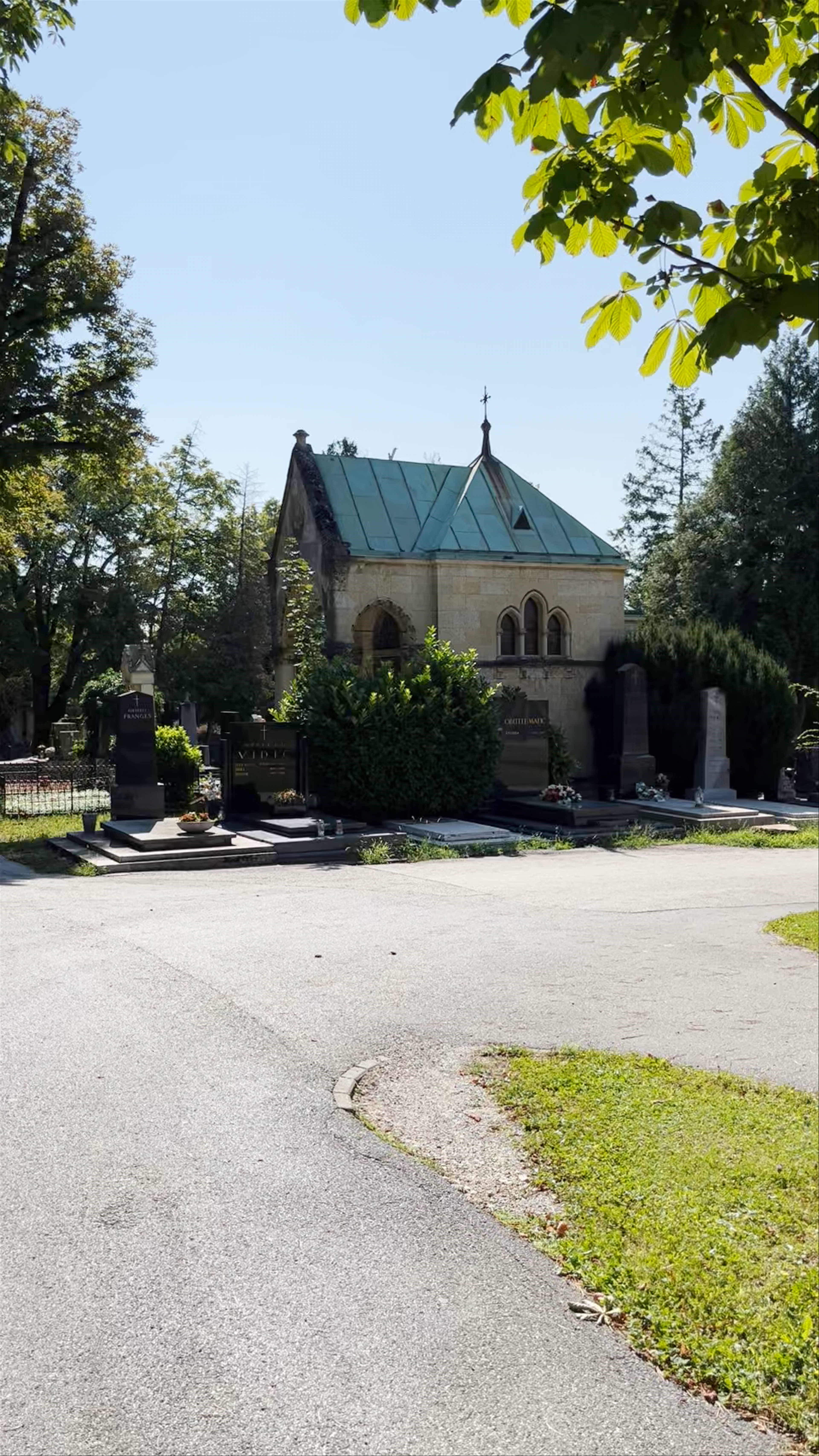 Mirogoj Cemetery: A Serene Architectural Gem in Zagreb