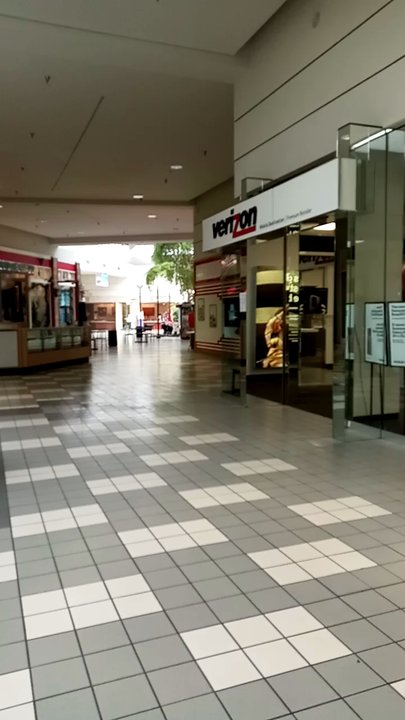 Shawnee Mall - Emptyness... Is it dieing? - Shopping Centers Near Me - Shawnee, Oklahoma