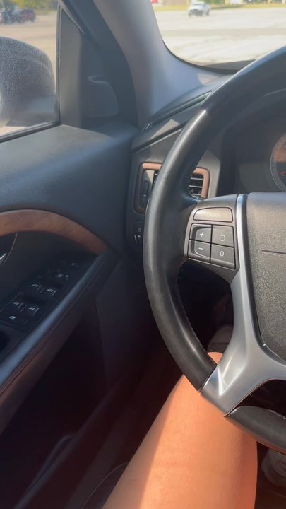 NextGear auto sales - Inside of Volvo S80 2010 - Car Dealers Near Me - Westfield, Indiana
