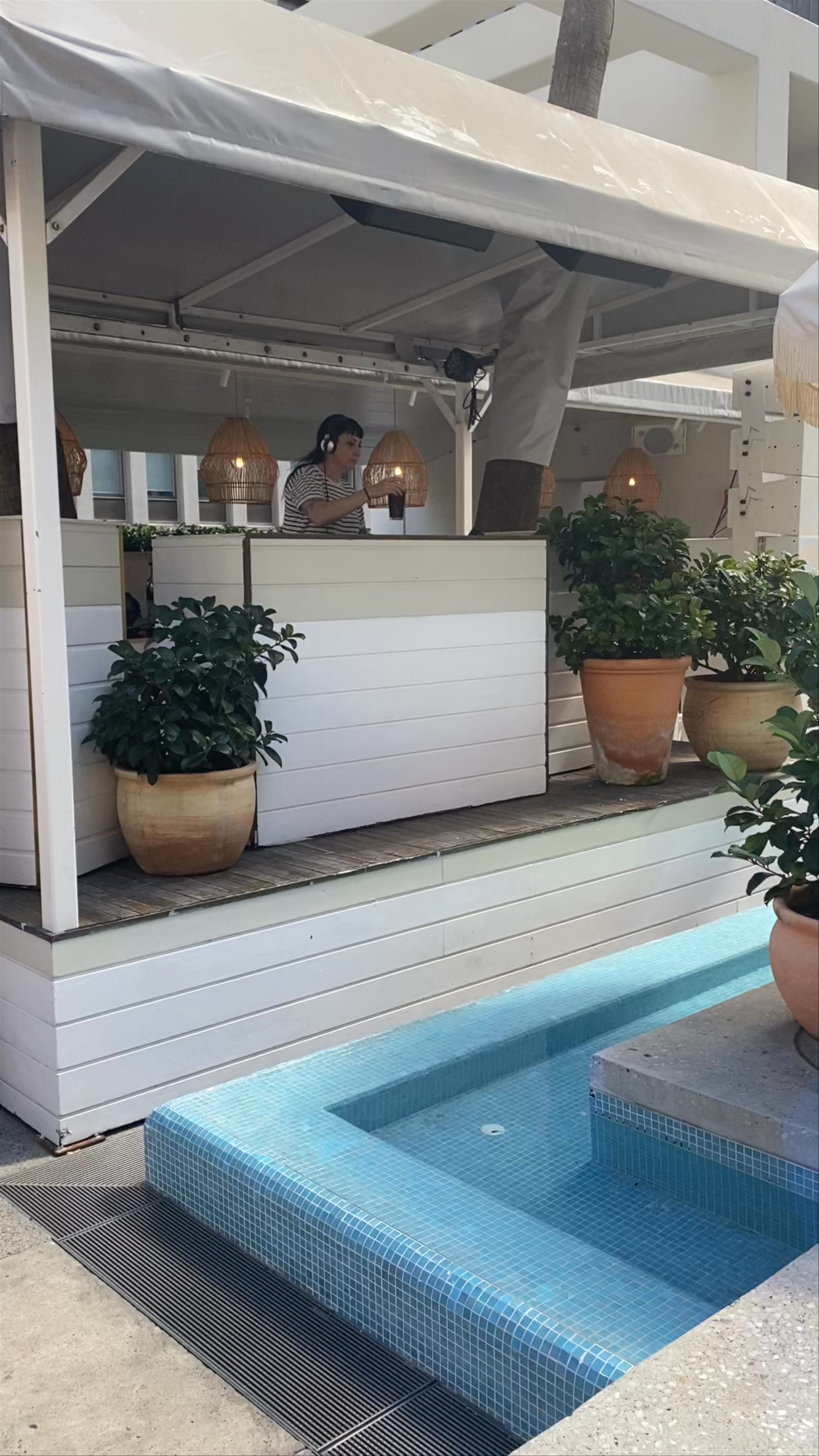 Ivy Bar Sydney: Chic Urban Poolside Vibes