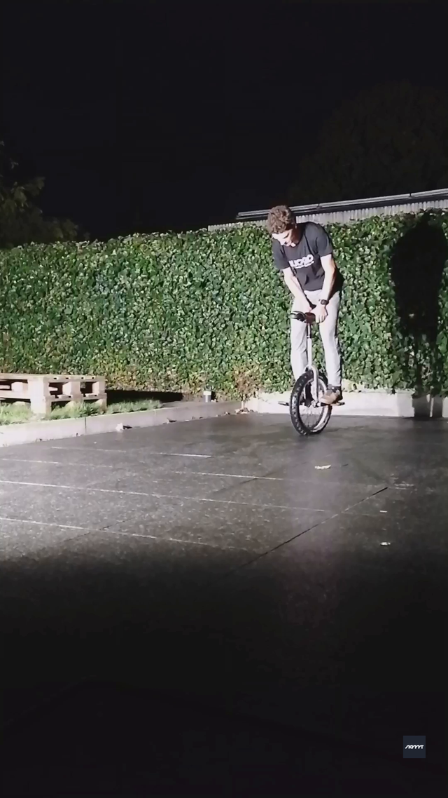 riu submission: Stepover roll to backroll
