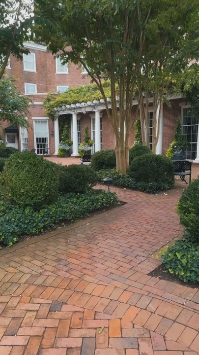Tidewater Inn - Gorgeous gardens in the back yard very well maintained and phenomenal addition to property - Hotels Near Me - Easton, Maryland