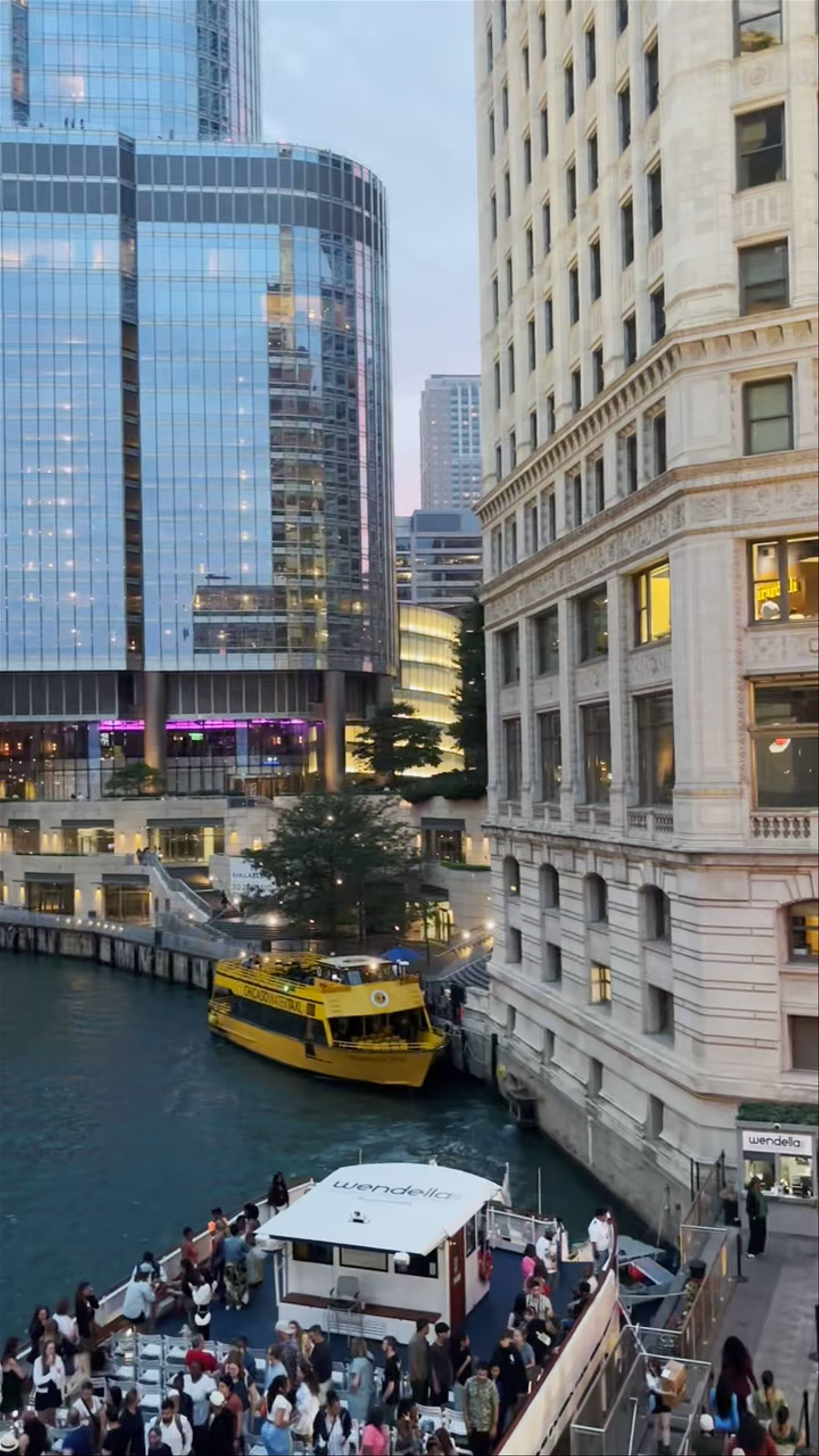 Chicago Riverwalk Sunset Cruise on Wendella Tours & Cruises