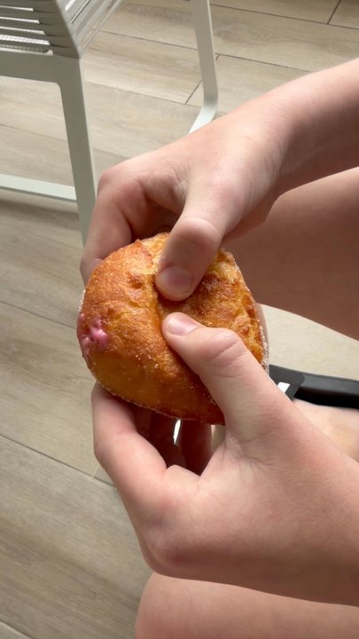 Leonard's Bakery - Guava filled - Bakeries Near Me - Waipahu, Hawaii