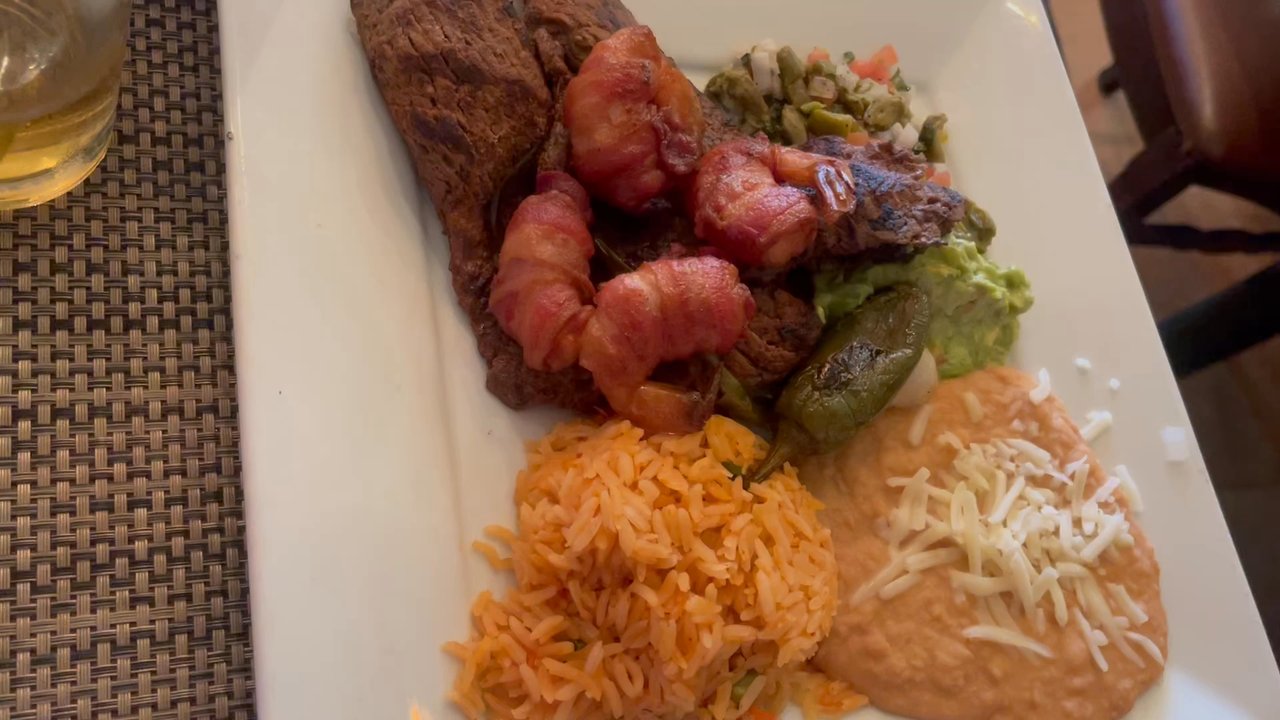 El Pescador - Carson - Mar y tierra - Seafood Near Me - Carson, California
