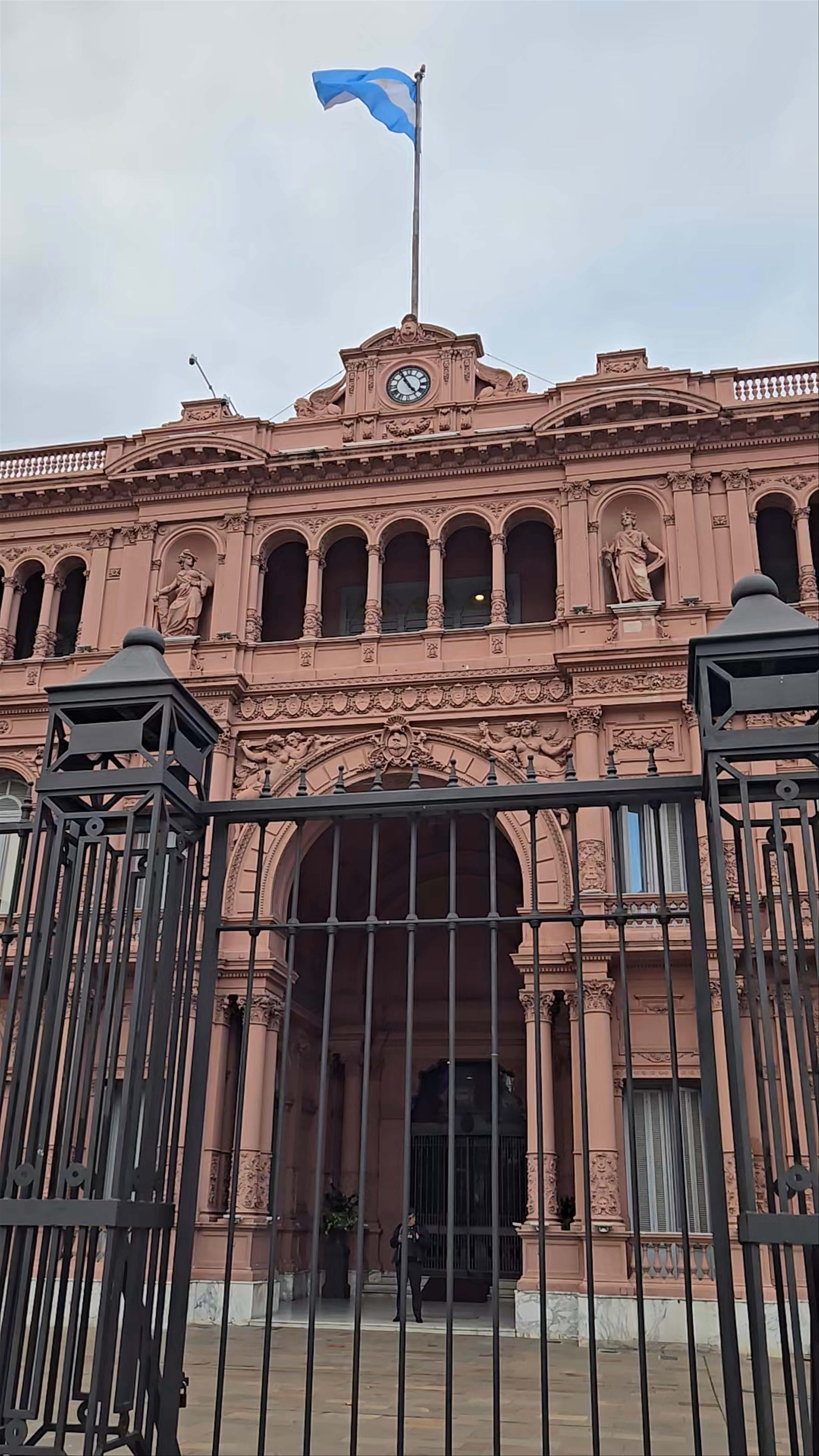 Casa Rosada: Argentina's Iconic Pink Palace in Buenos Aires