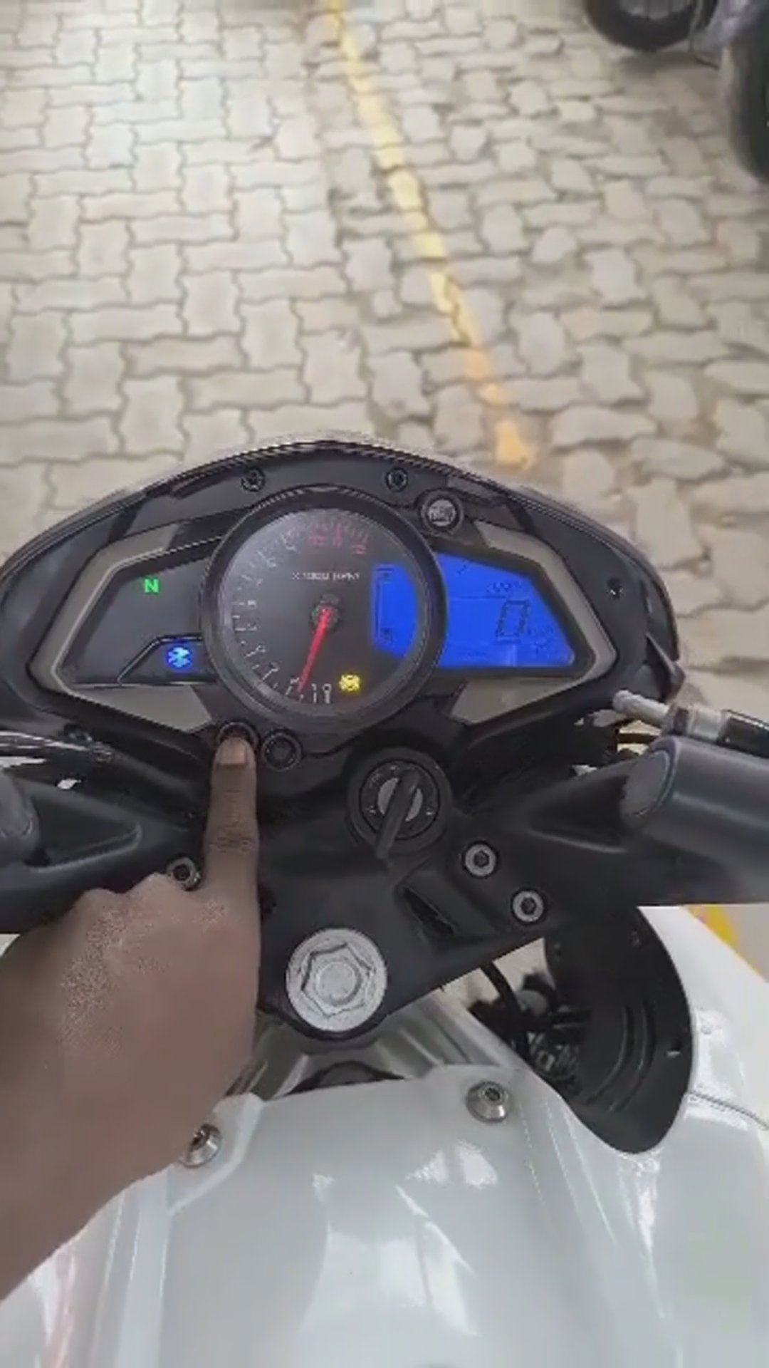Walk-around video thumbnail