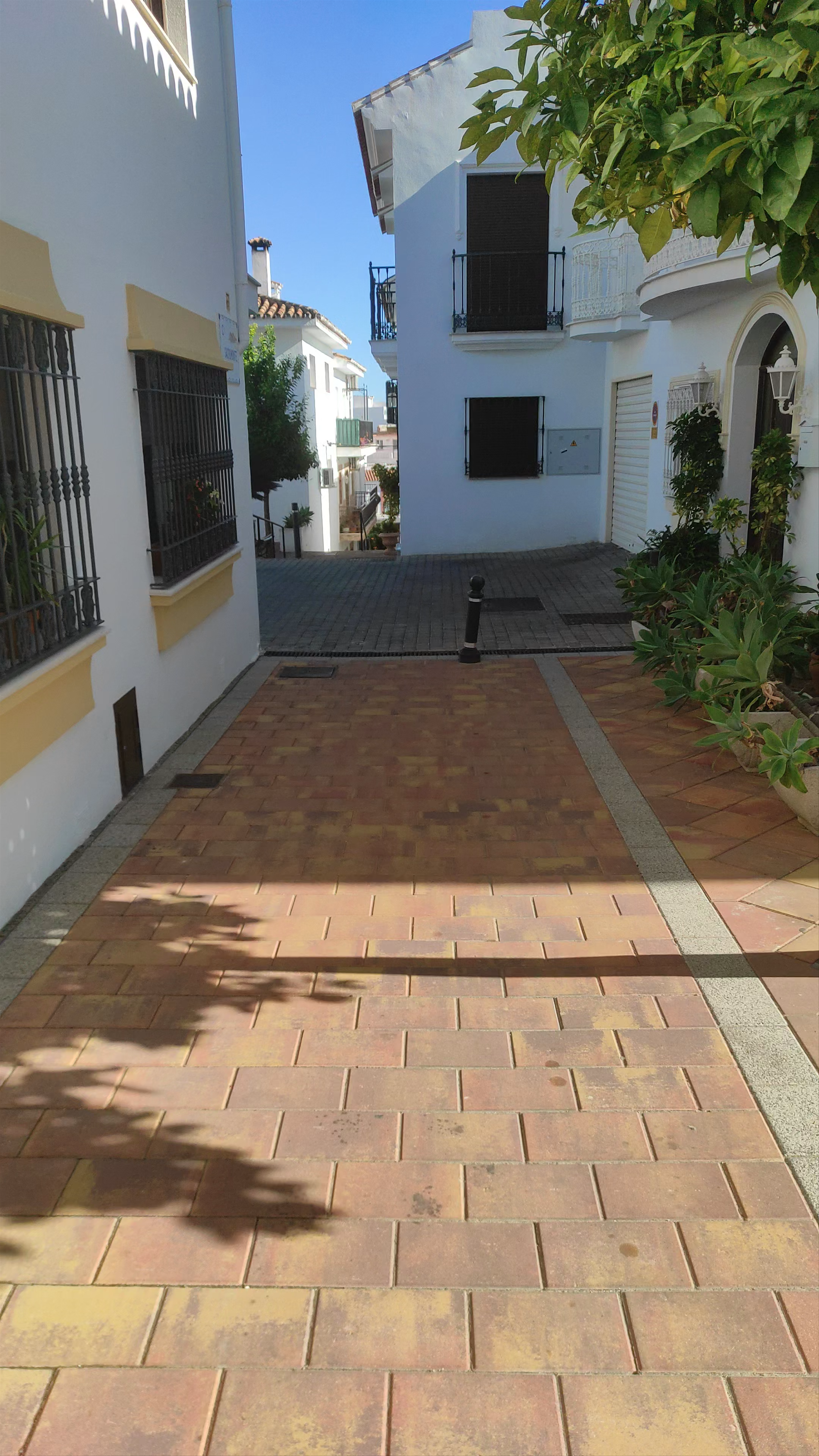 Sunny Stroll Through Calle Sacromonte, Benalmádena