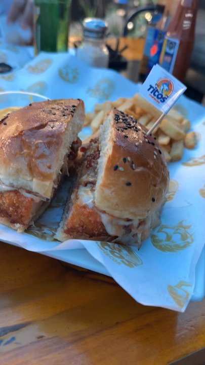 Mariscos Titos - Shrimp burger - Seafood Near Me - Rosarito, BCN