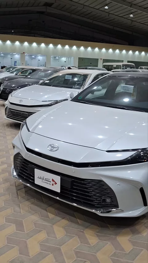 تويوتا كامري GLE 2025