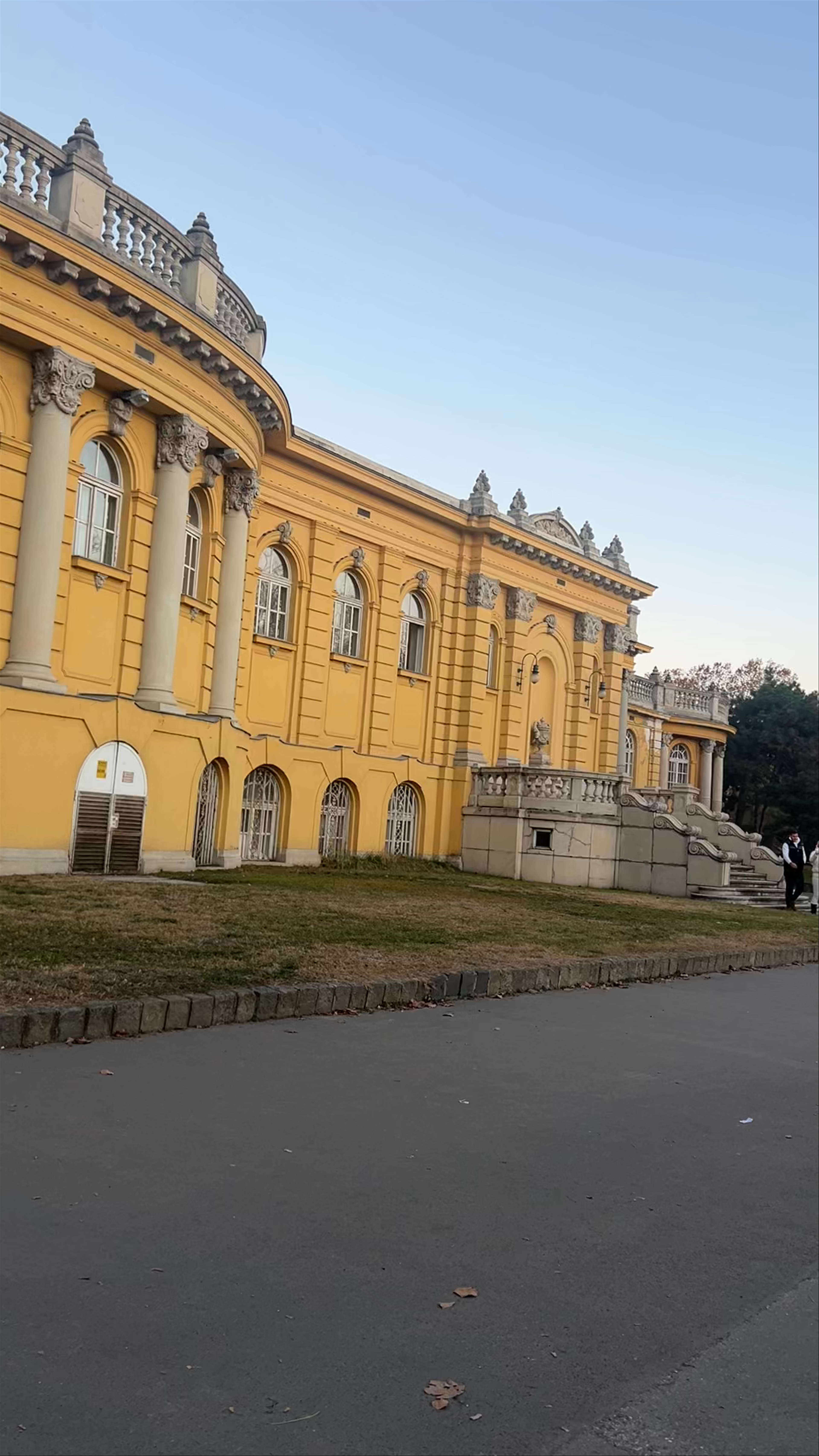 Széchenyi Thermal Bath: Budapest’s Iconic Thermal Spa Experience