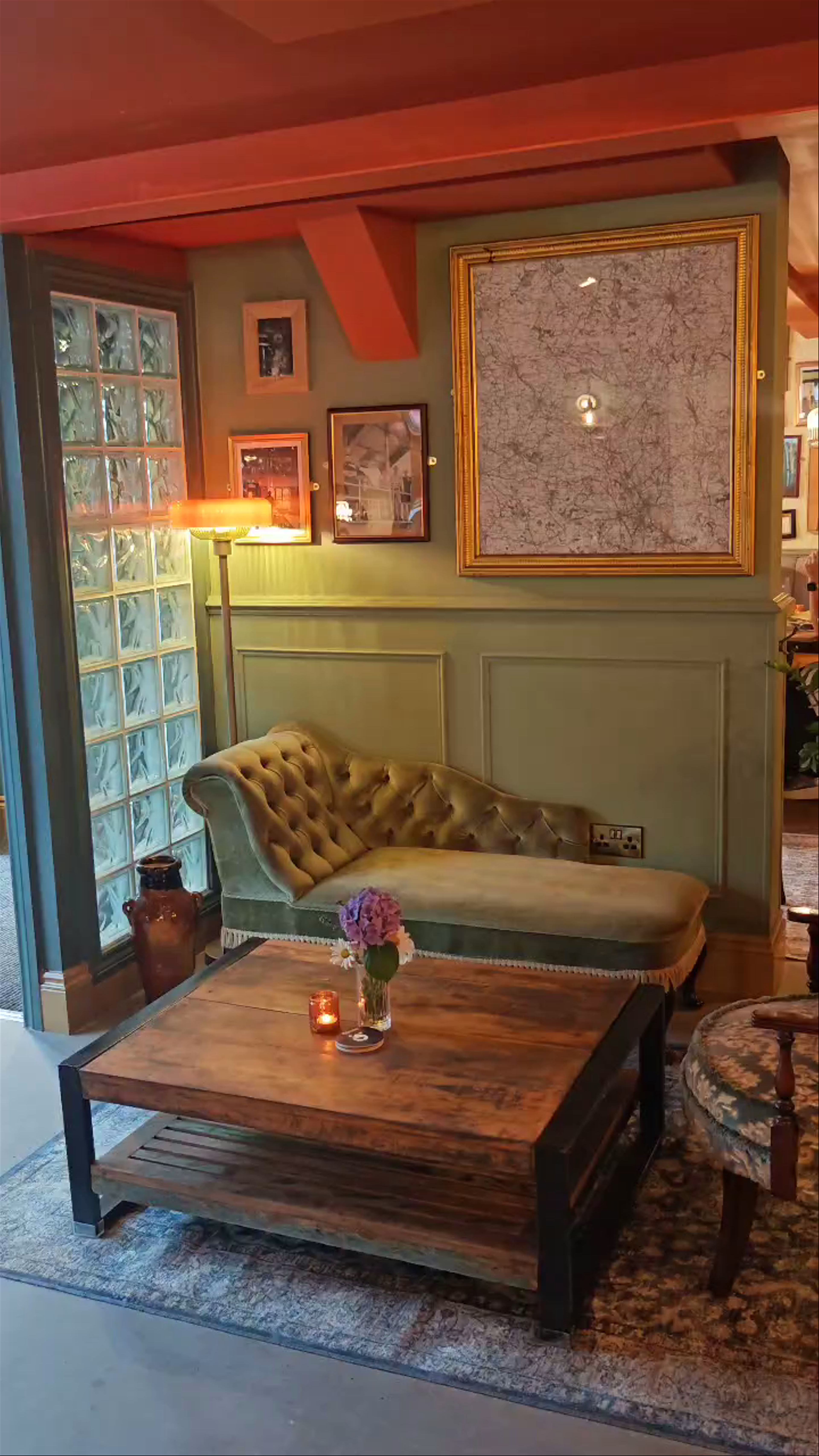 The Wild Alderman: Cozy British Pub Ambience in Didsbury, Manchester