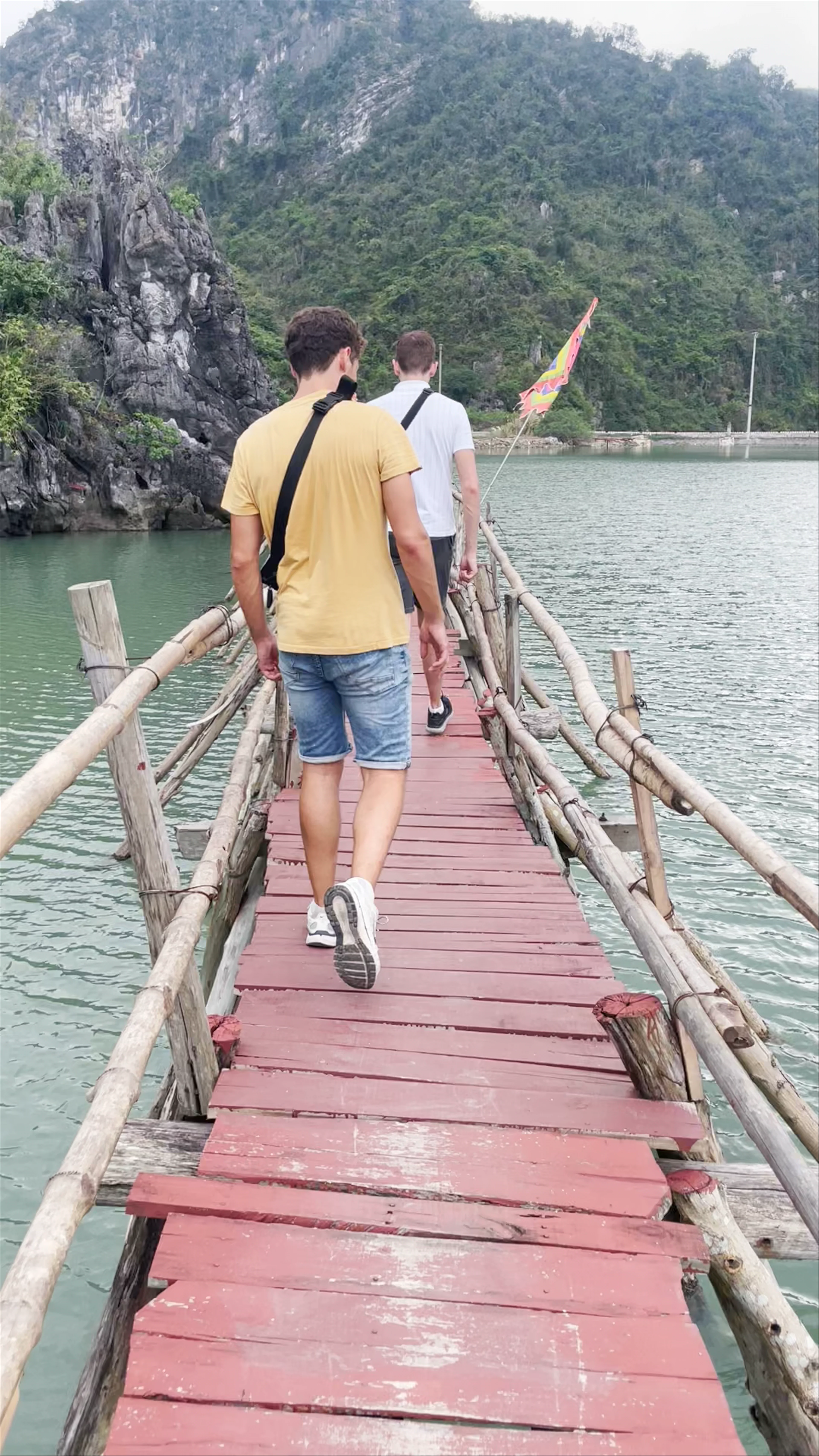 ĐIỆN QUAN ÂM, Cat Hai, Hai Phong