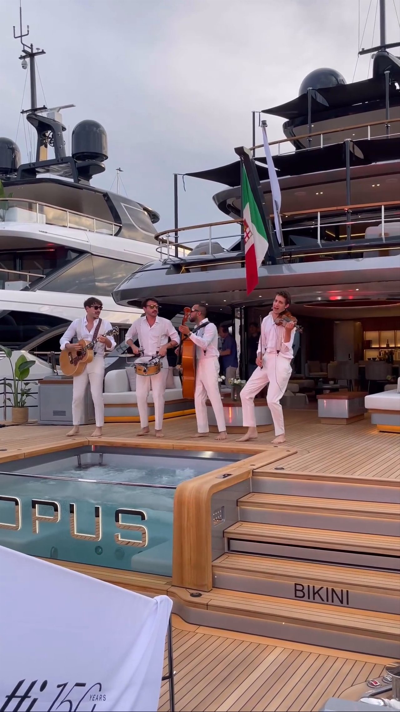 The Italian Roamers @ Cannes Yachting Festival - video