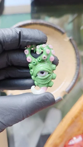Preview pic of Green Dwarf Salt Pendant