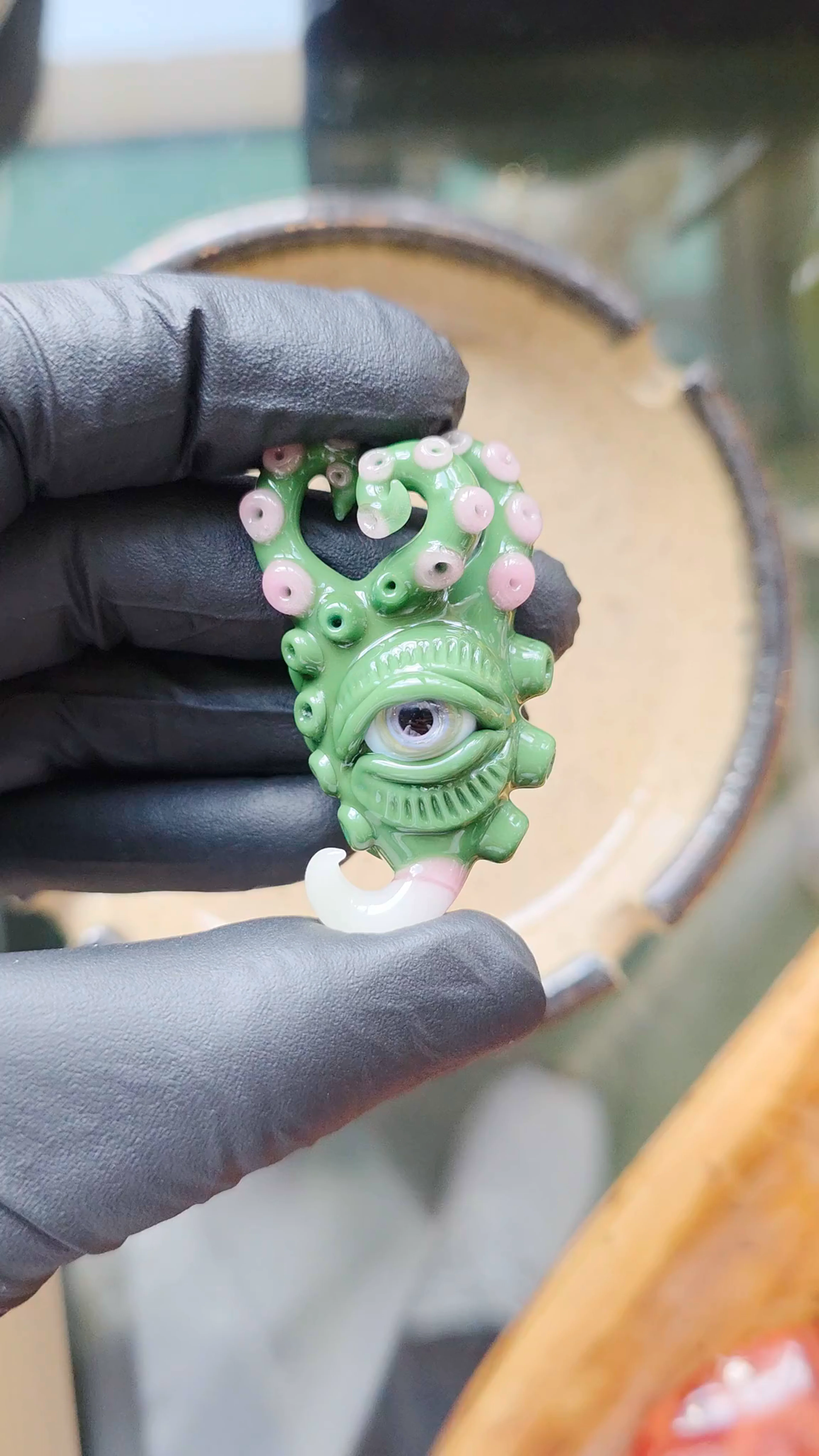 Preview pic of Green Dwarf Salt Pendant