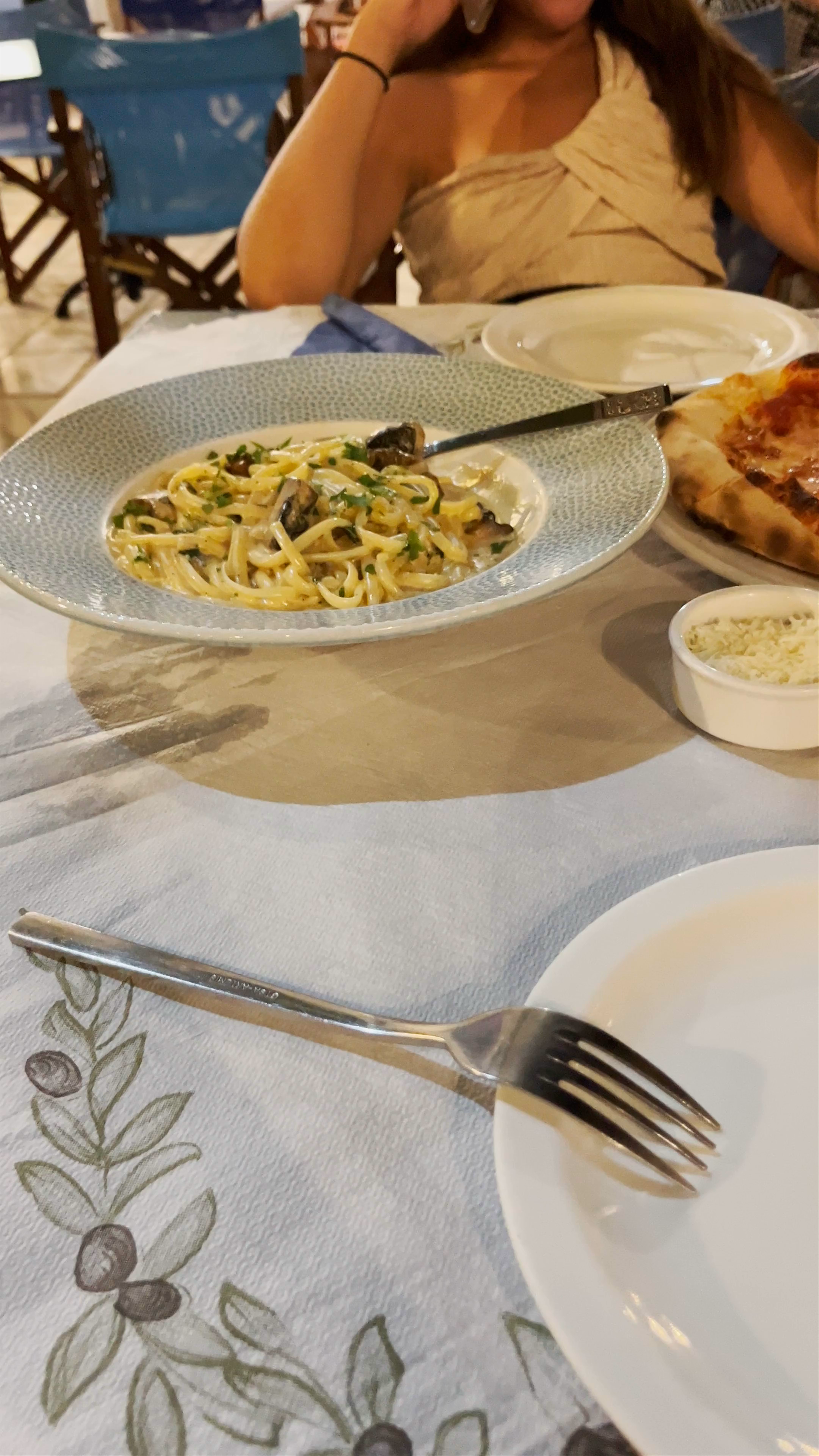 Evening Dining Experience at Taverna Pounentes in Lakka, Greece