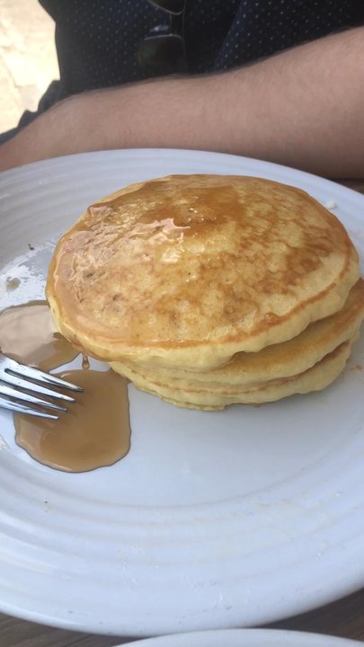 Al Natural - Hot cakes with eggs (eaten): 3.5/5 - Tacos Near Me - Isla Mujeres, ROO