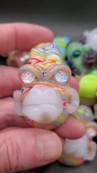 Preview pic of Rainbow/white gorilla