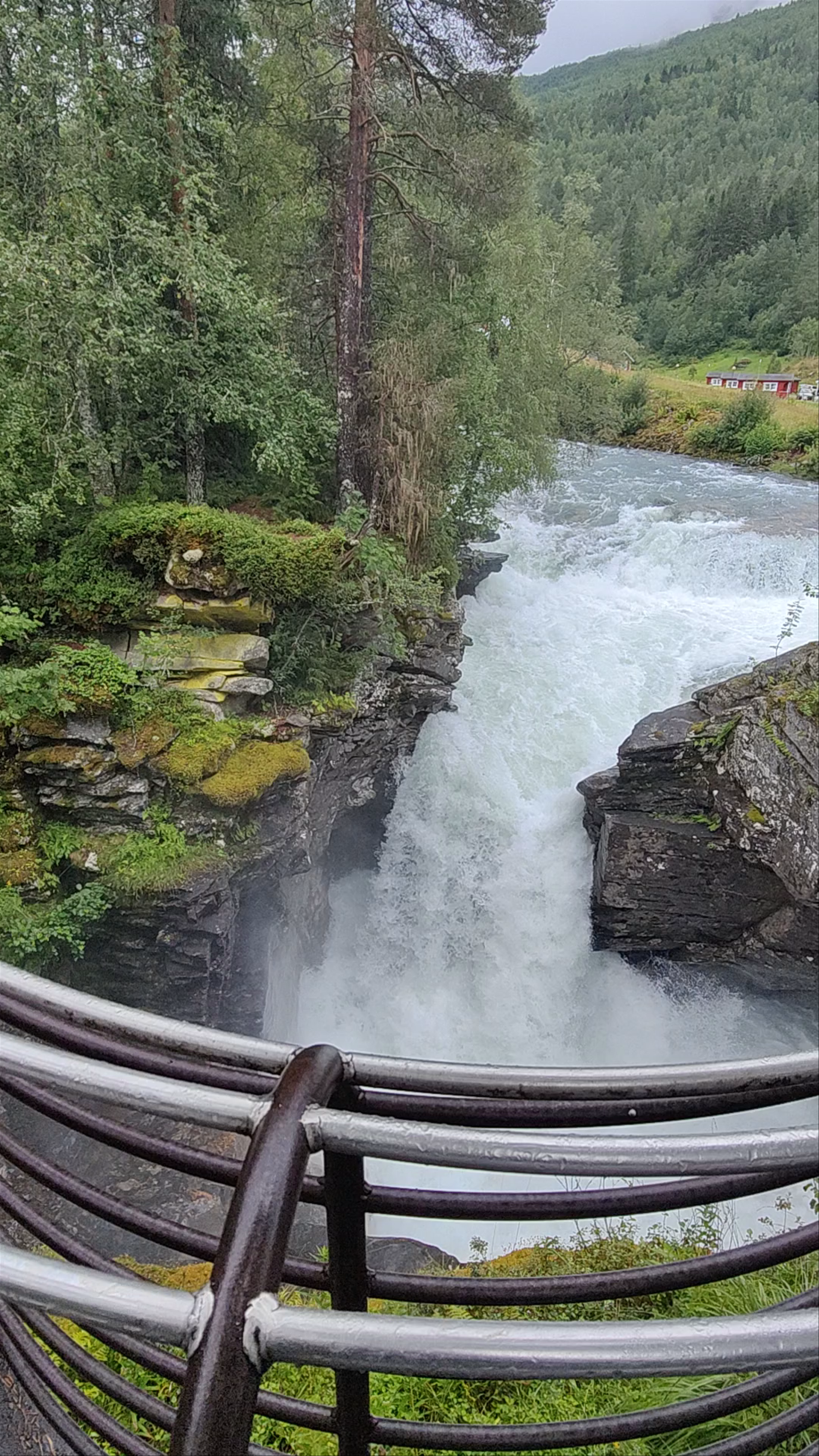 Exploring the Elegant JW Marriott Shenzhen Bao'an Lobby and the Majestic Gudbrandsjuvet Waterfall, Norway