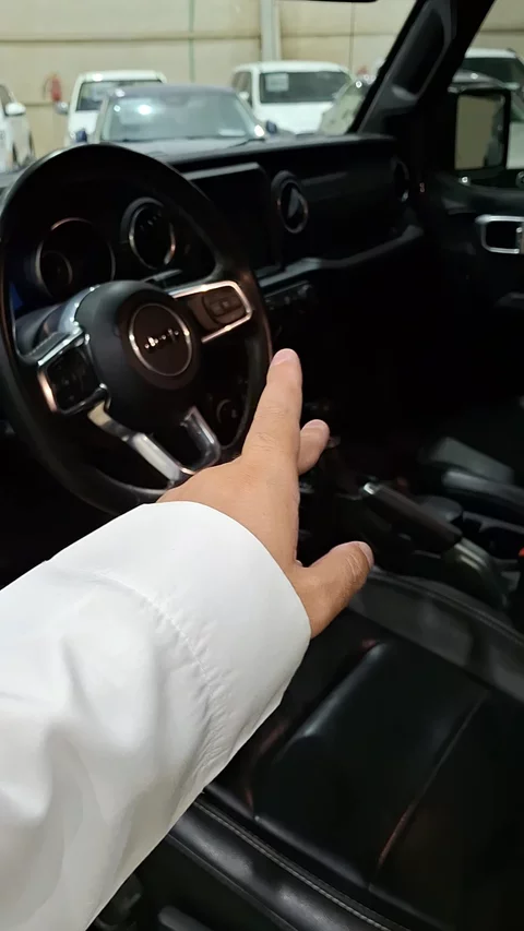 جيب رانجلر Sahara 2019