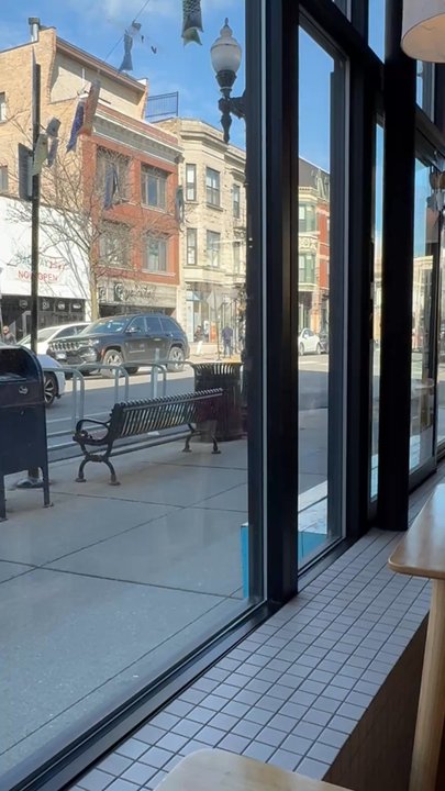 OMi - Interior - Desserts Near Me - Chicago, Illinois