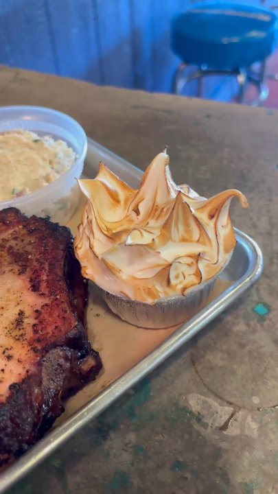 The Slow Bone - Tray of deliciousness - Barbeque Near Me - Dallas, Texas