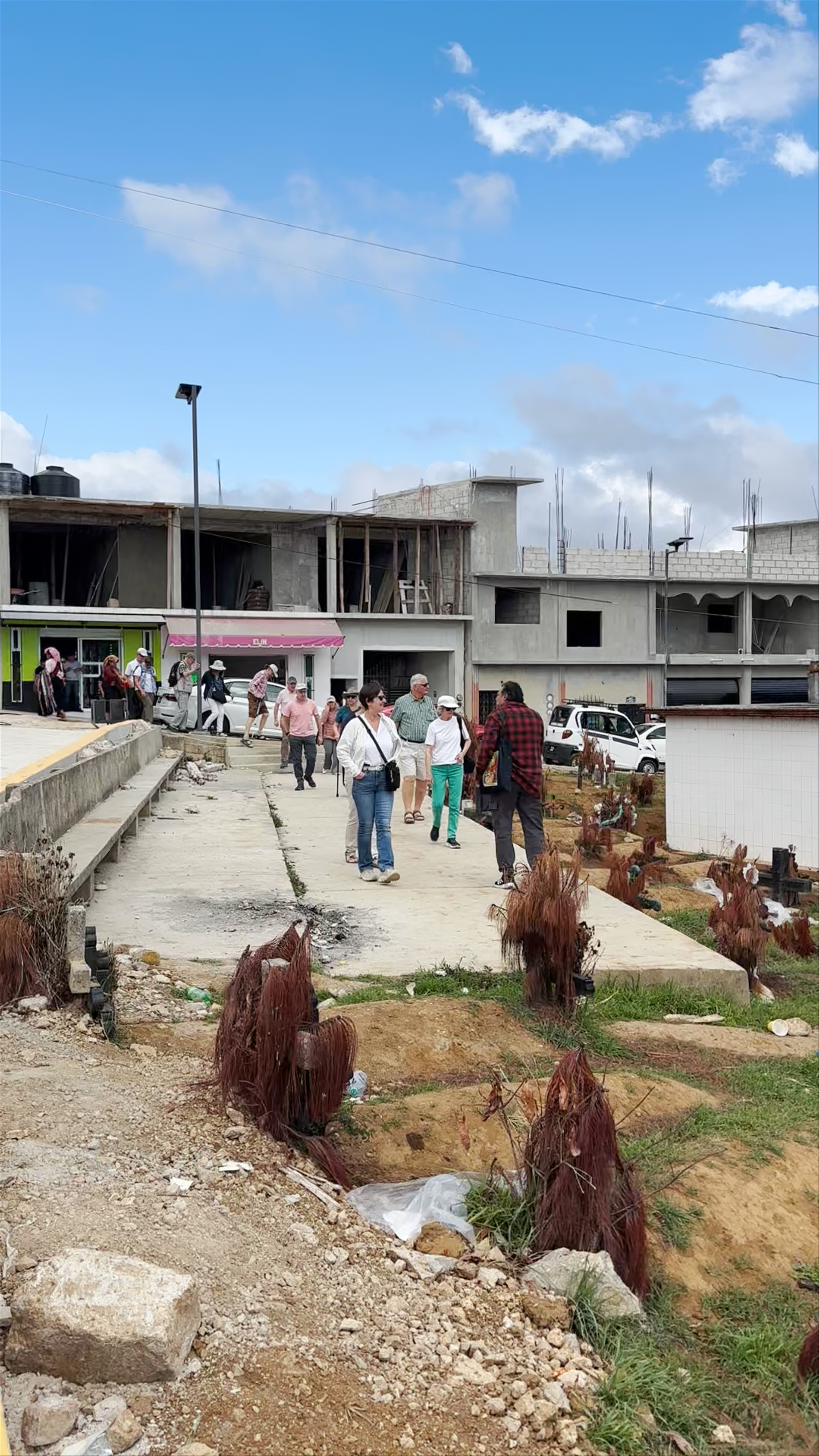 Cementerio San Juan Chamula: A Spiritual Journey in Chiapas, Mexico
