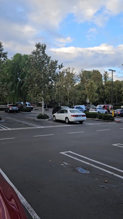 Valencia Crossroads - The plaza - Shopping Centers Near Me - Valencia, California