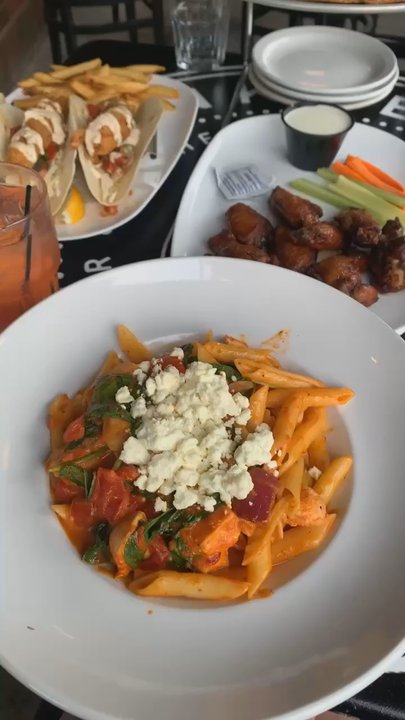 Binkleys Kitchen & Bar - Pasta, wings, tacos and pizza - American Near Me - Indianapolis, Indiana