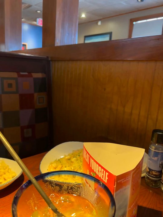 Red Lobster - They had a few pest crawling on me as well as the wall. They gave me a small discount so I'm guessing this is a normal thing - Seafood Near Me - Shenandoah, Texas