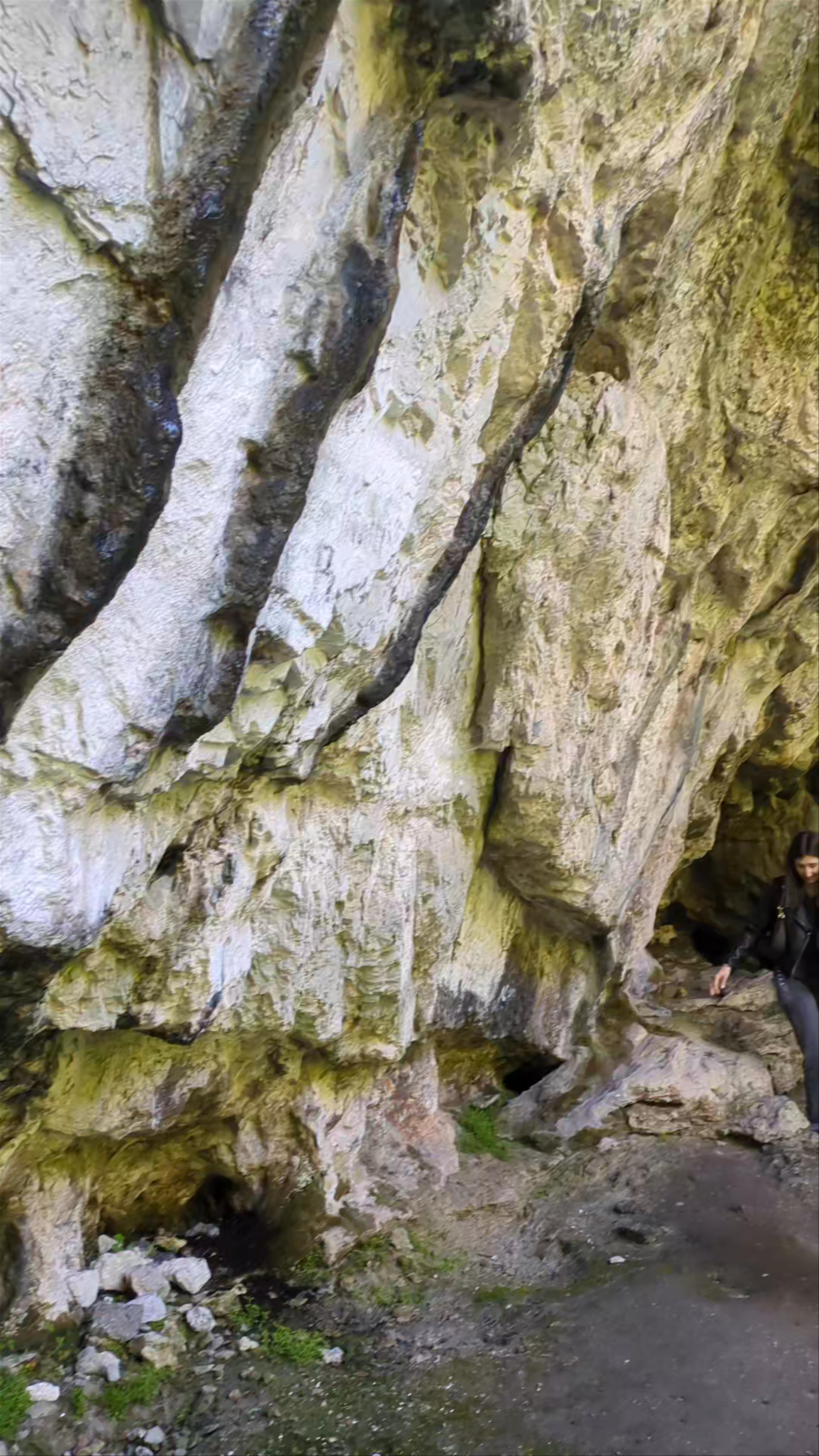 Cave of Agios Dionysios (Σπήλαιο Αγίου Διονυσίου)