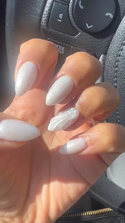 Le Lan Salon - Video of hybrid gel nails with sea shell design by Joy - Hair Salons Near Me - Newark, California
