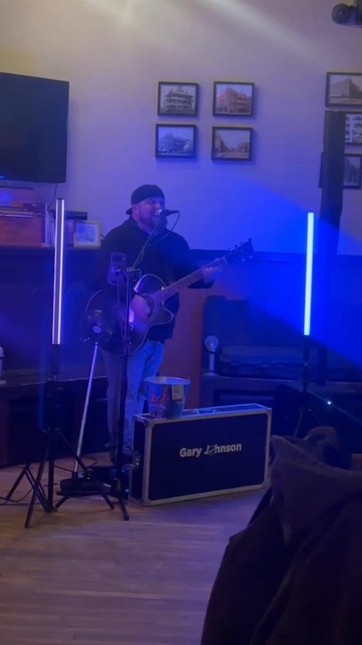 Angry Garlic - Gary Johnson, the singer was phenomenal! I suggested Spice Girls and he did and he did not disappoint! Hahaha absolutely amazing - Cocktail Bars Near Me - Baldwinsville, New York