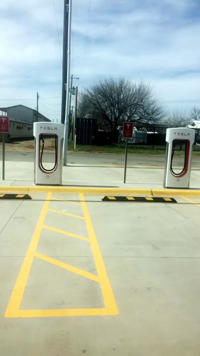 Pak-A-Sak - For All You Tesla Drivers, Plenty Of Charging Stations. - Convenience Stores Near Me - Childress, Texas