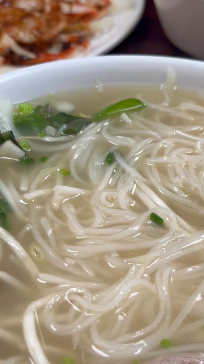Pho King Crab - Beef pho with sliced onions - Vietnamese Near Me - Union Gap, Washington