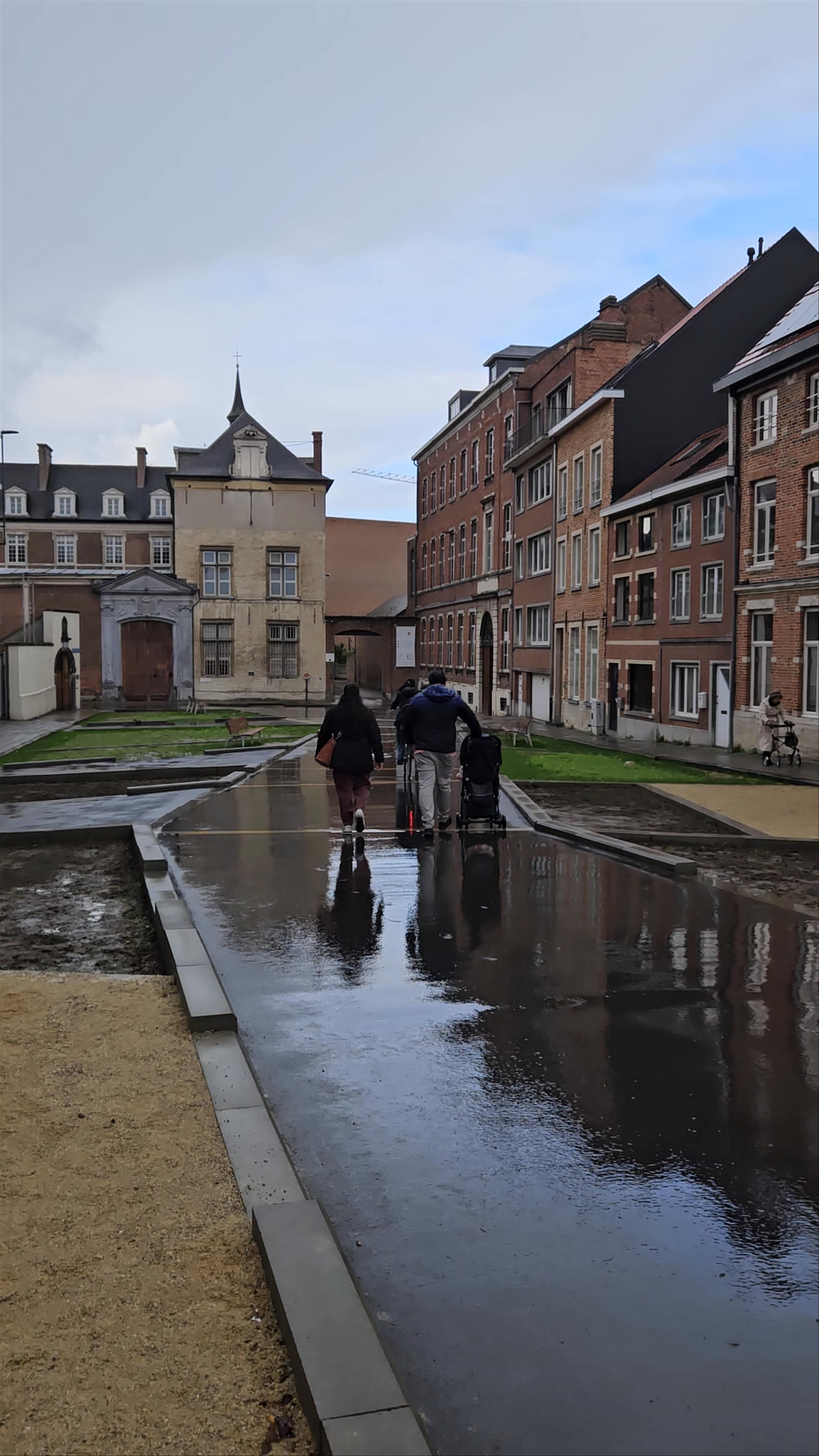 Sint-Antoniuskapel en Damiaancentrum