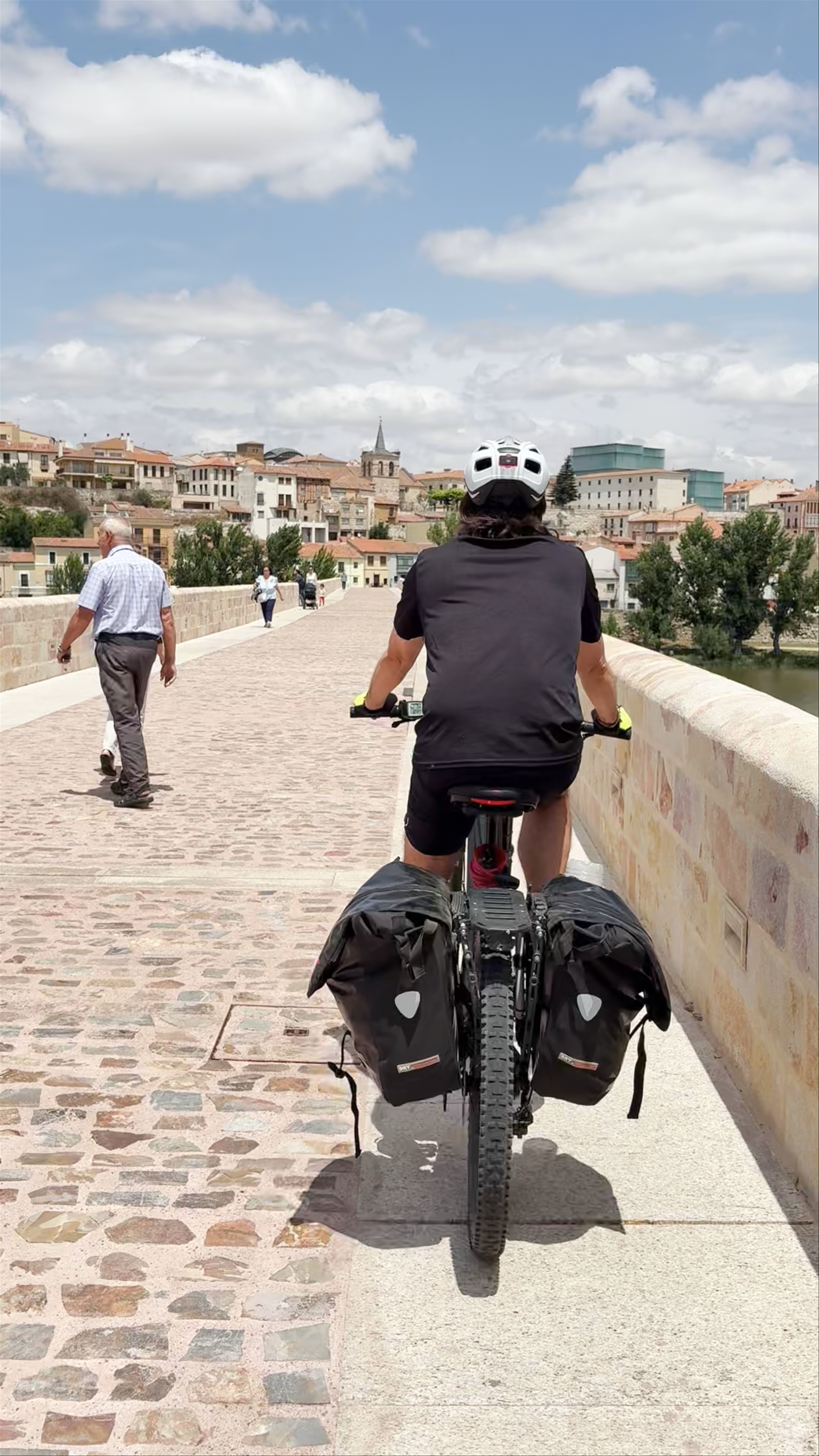 Cycling Across Puente de Piedra: Discover Zamora’s Historic Stone Bridge
